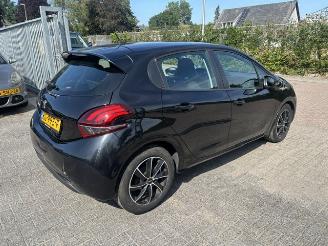 Peugeot 208 1.2 5-drs airco picture 4
