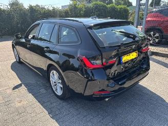 Unfallwagen BMW 3-serie 318i NW MODEL Automaat Nap 2022/12