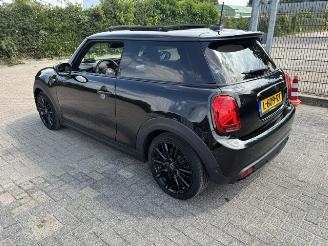 Mini Electric MINI Yours 33 kWh Pano picture 4
