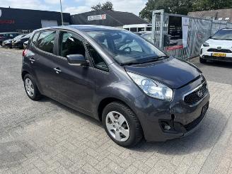 Damaged car Kia Venga 1.6 Automaat X-ecutive 2012/2