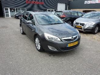 Coche accidentado Opel Astra 1.4 TURBO COSMO 2012/4
