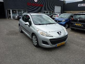 Voiture accidenté Peugeot 207 1.4 VTI X-LINE AIRCO 2011/2