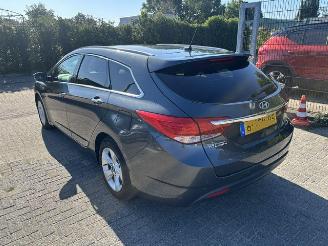 Coche accidentado Hyundai I-40 1.6 GDI Blue Bus.edition NAP 2013/9