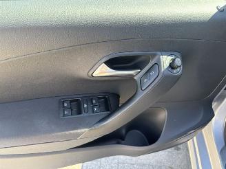 Volkswagen Polo 1.6 TDI  5-drs Highline clima picture 17