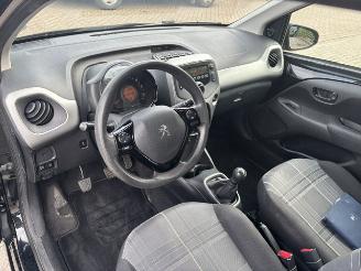Peugeot 108 1.0 e-VTI 5-drs Airco picture 15