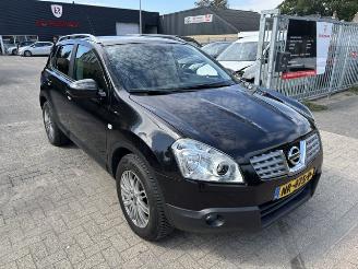 Damaged car Nissan Qashqai 1.6 Acenta Pano clima 2009/11