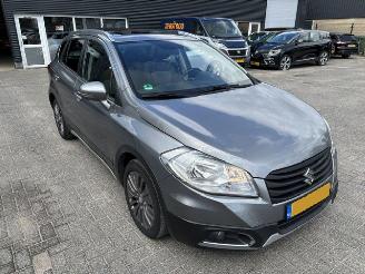 Vaurioauto  passenger cars Suzuki SX4 1.6D S-Cross Exclusive Pano 2015/1