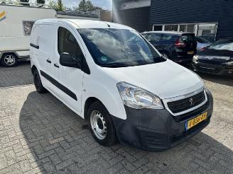 Voiture accidenté Peugeot  1.6 HDI Airco NAP 2018/7