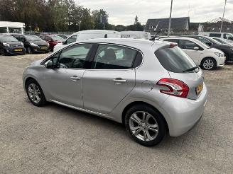 Peugeot 208 1.2 VTI Allure 5-drs clima picture 2