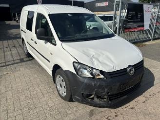 krockskadad bil bedrijf Volkswagen Caddy maxi 1.6 TDI Maxi  NAP 2014/9