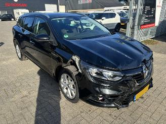 Vaurioauto  passenger cars Renault Mégane 1.3 TCe Limited Clima Navi 2020/7