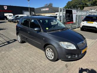 Skoda Fabia 1.6 16v Automaat Clima picture 2