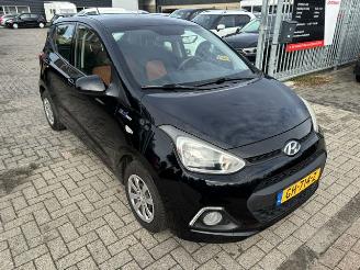 Schadeauto Hyundai I-10 1.0 i-Motion Comf+  Clima 2015/12