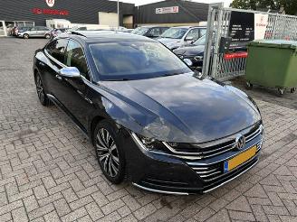 damaged passenger cars Volkswagen Arteon 2.0 TDI Business R Dsg Pano 2019/7