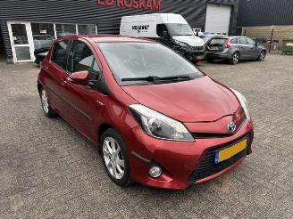 damaged passenger cars Toyota Yaris 1.5 Full Hybrid Dynamic Automaat 2012/9