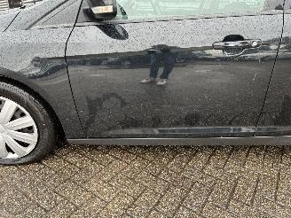Ford Focus 1.0 EcoBoost Trend 5drs picture 30