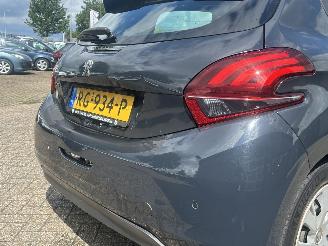 Peugeot 208 1.2 Pure Tech Blue Lion 5drs picture 26