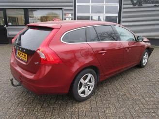 skadebil auto Volvo V-60 1.6 D2 2015/3