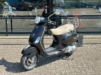 Unfall Kfz Motorrad Vespa  LX 125 4T 2010/5