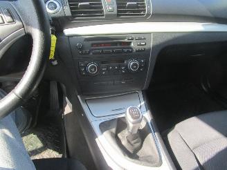 BMW 1-serie 120I High Executive (MOTORSCHADE) picture 15