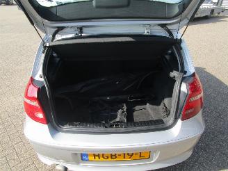 BMW 1-serie 120I High Executive (MOTORSCHADE) picture 18