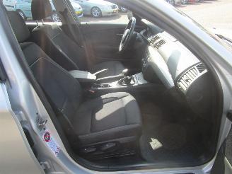 BMW 1-serie 120I High Executive (MOTORSCHADE) picture 12