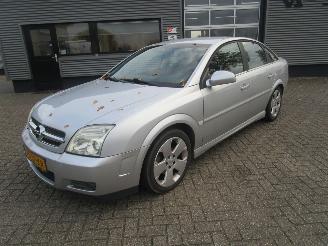 Schadeauto Opel Vectra GTS 2.2-16V 2003/3