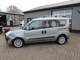 Fiat Doblo 2.0 Multijet Emotion picture 2