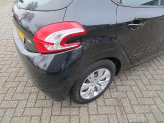 Peugeot 208 1.0 VTI Like 5drs picture 25