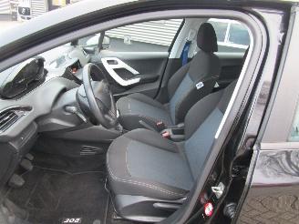 Peugeot 208 1.0 VTI Like 5drs picture 10