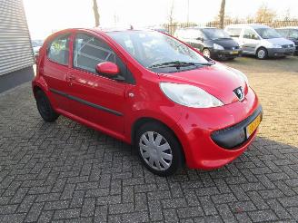 Peugeot 107 1.0-12V XS 5drs picture 7