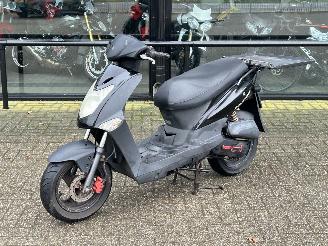 skadebil auto Kymco Model 3 Agility 50 4T 2011/8