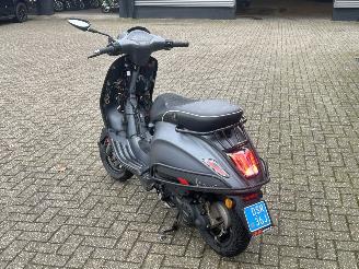 Vespa  Sprint 50 4T picture 3