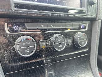 Volkswagen Golf GTI Performance 2.0 TSI picture 19
