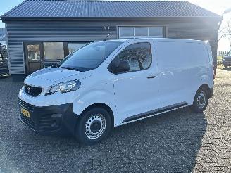 krockskadad bil bedrijf Peugeot Expert 2.0 BlueHDI 120 Standard Automaat 2020/3