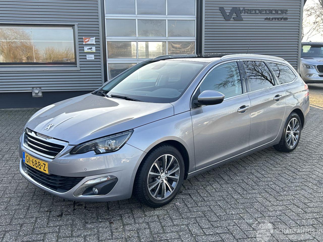 Peugeot 308 SW 1.2 PureTech Blue Lease Premium