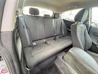 BMW 1-serie 114i 3drs picture 12