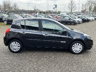 Renault Clio 1.5 dCi Authentique picture 6