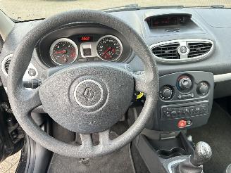 Renault Clio 1.5 dCi Authentique picture 14