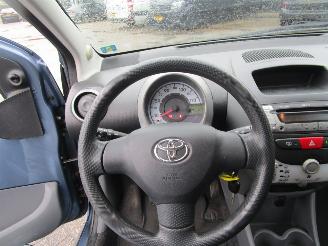 Toyota Aygo 1.0-12V Comfort 5drs picture 14