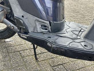 Kymco  People S picture 11