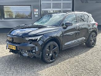 Damaged car Volvo EX40 Single Motor Extended Range Ultra Black Ed. 82kWh 2025/1