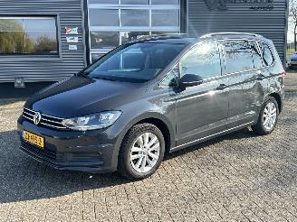 Avarii autoturisme Volkswagen Touran 1.6 TDI SCR Highline Automaat 7persoons 2016/10