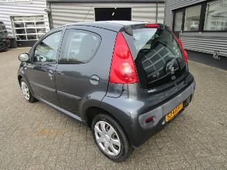 Peugeot 107 1.0-12V Sublime 5drs picture 2