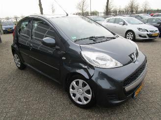 Peugeot 107 1.0-12V Sublime 5drs picture 4