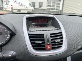 Peugeot 207 CC 1.6 VTi picture 15