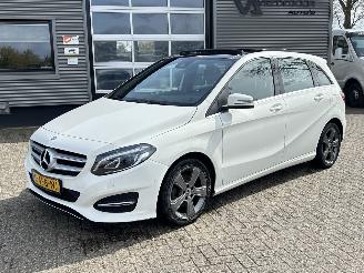 Vaurioauto  passenger cars Mercedes B-klasse 200 d Ambition 2017/3