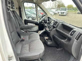 Peugeot Boxer 330 2.0 BlueHDI L2H2 Pro picture 11