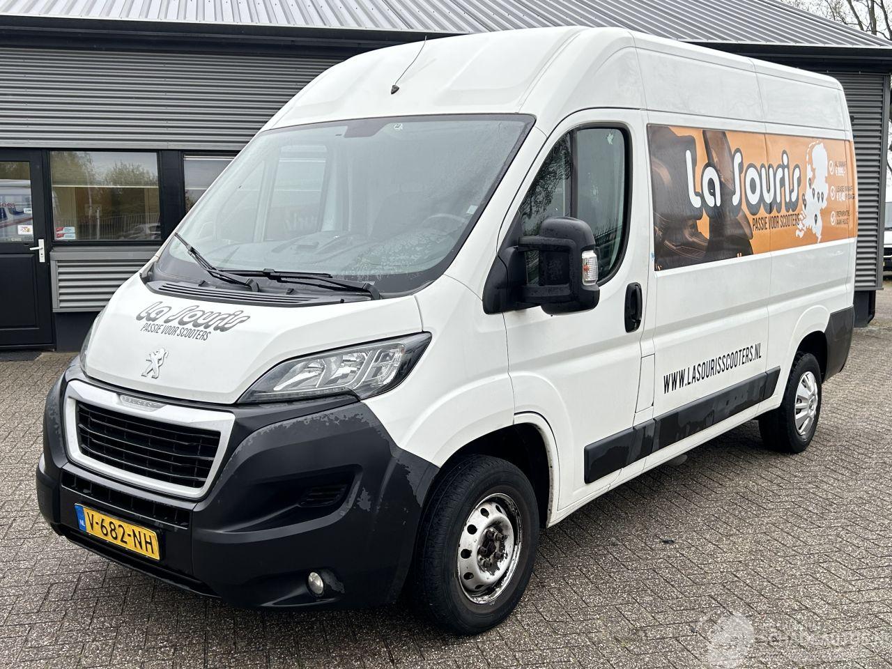 Peugeot Boxer 330 2.0 BlueHDI L2H2 Pro