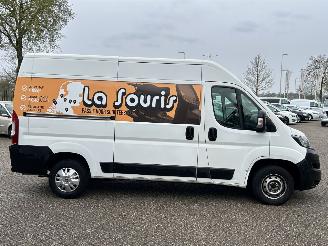 Peugeot Boxer 330 2.0 BlueHDI L2H2 Pro picture 6